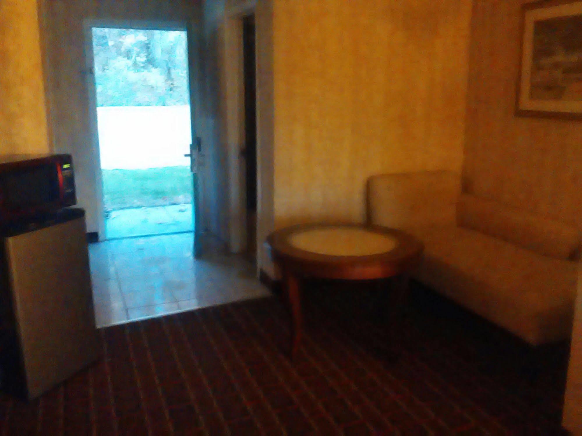 Executive Inn Coopersburg Exterior photo
